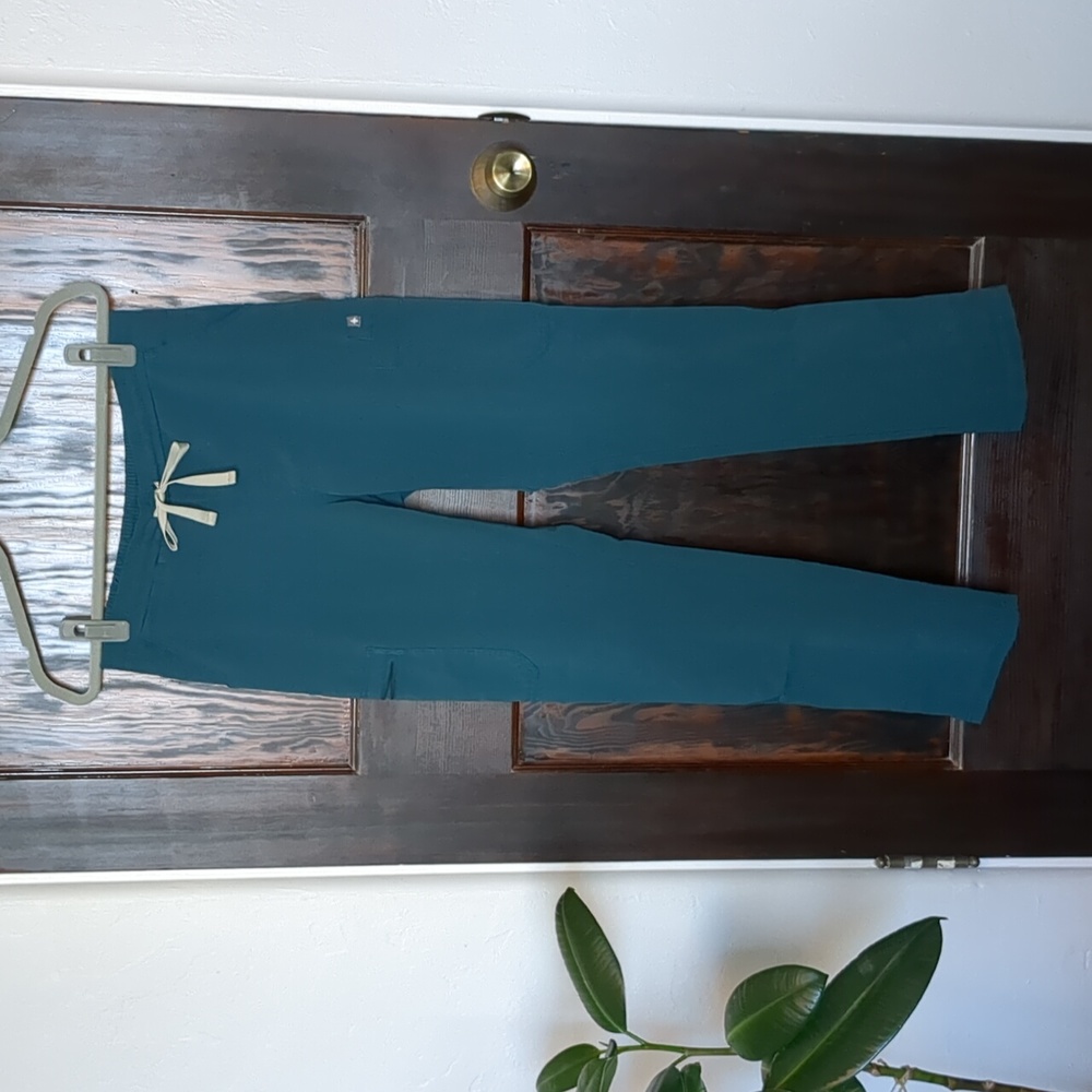 FIGS Yola Skinny Scrub Pants